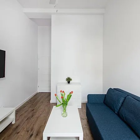 Delux Stara Oficyna 10 *