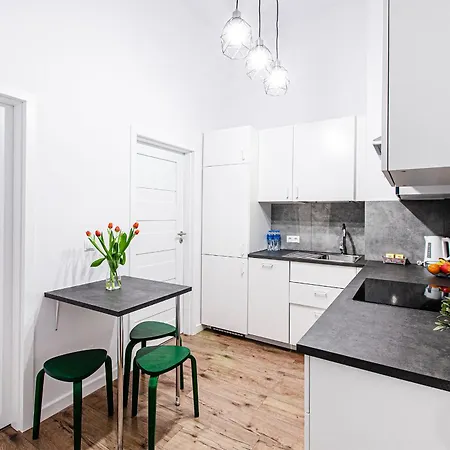 Delux Stara Oficyna 10 Lägenhet *