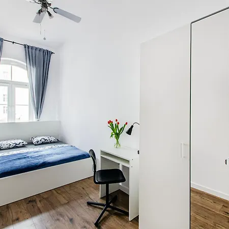 Delux Stara Oficyna 10 *